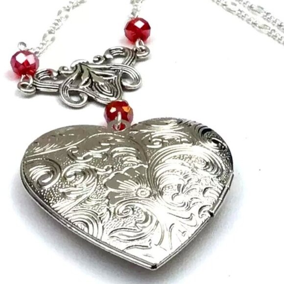 Jewelry - DESIGNER ROMANTIC Etched Silver Heart Glass Red AB Beads Locket Chain Necklace